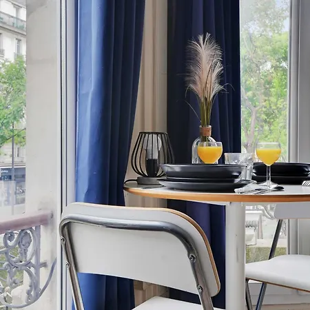 Chic - 2p - Canal Saint-martin *