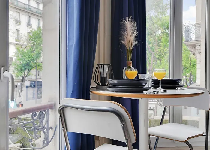 Chic - 2p - Canal Saint-martin *